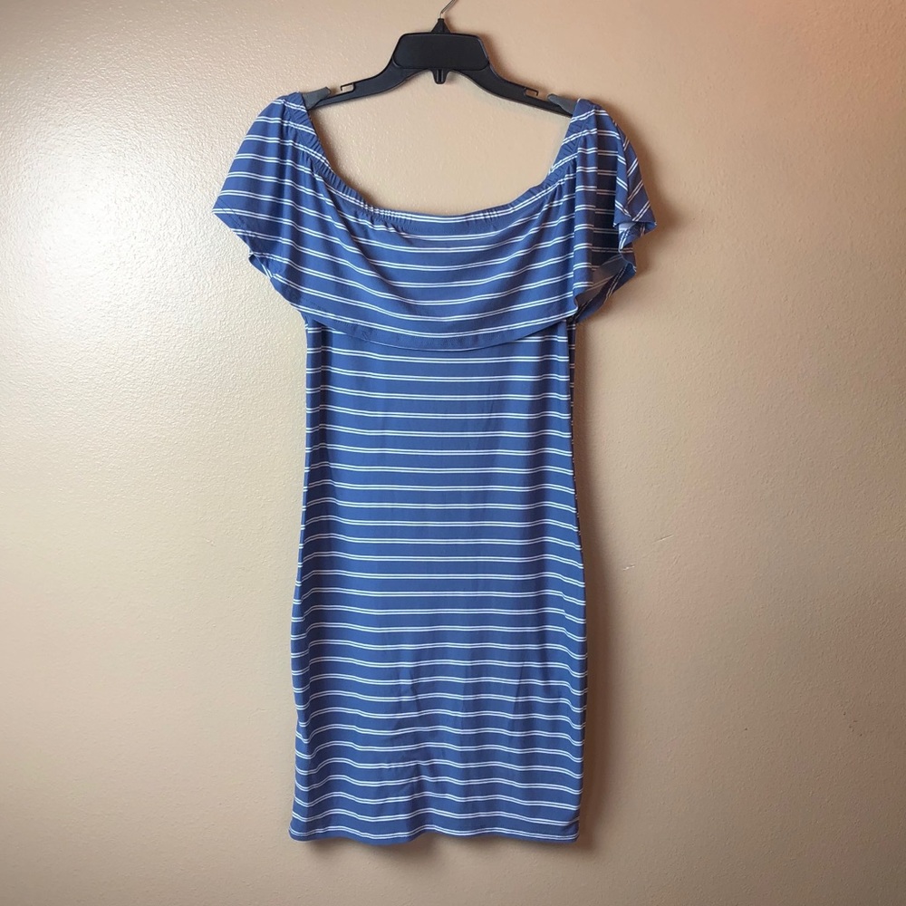 🌞Charlotte Russe’s Striped Off Shoulder Dress